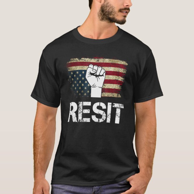 T-shirt Le drapeau américain contre l'établissement (Devant)