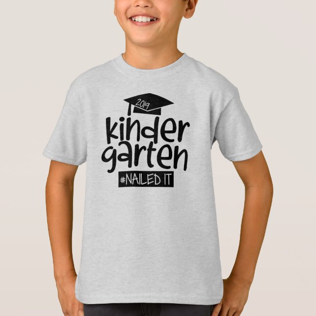 T-shirt Le jardin d'enfants l'a cloué le jour passé de (Devant)