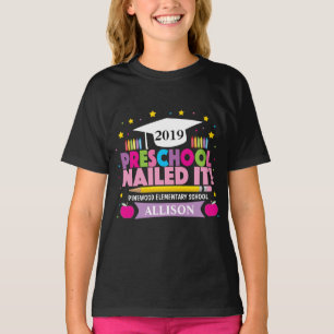 T-shirt Le jour passé de la fille de l'école maternelle