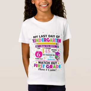 T-Shirt Le jour passé de la fille d'école de jardin