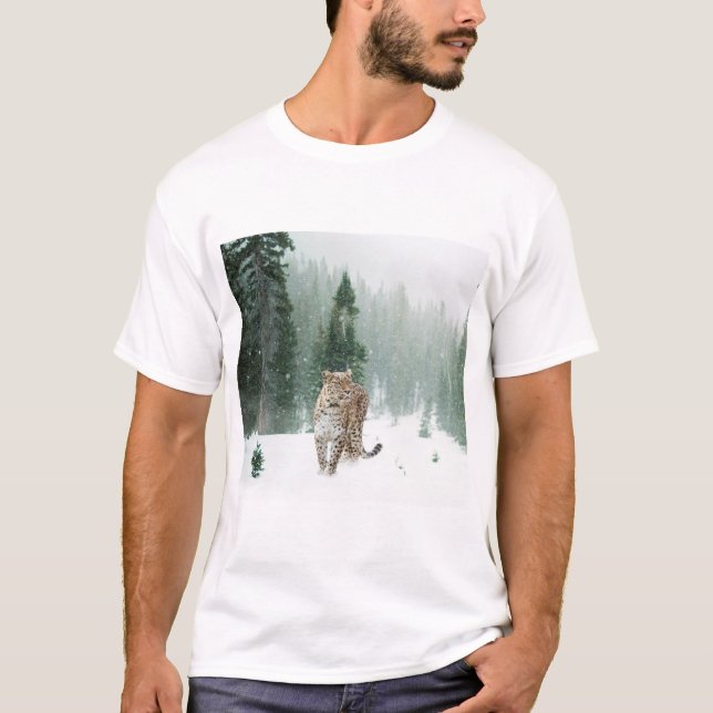 T-shirt Le léopard des neiges perse dans la neige (Devant)
