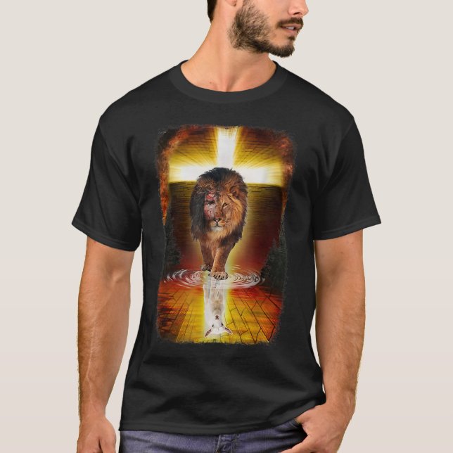 T-shirt Le Lion Et L'Agneau Jésus-Christ Croix Chrétien (Devant)