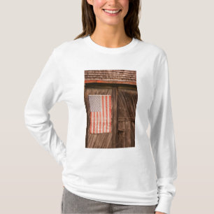 T-shirt Le Maine, drapeau américain fané sur la porte de