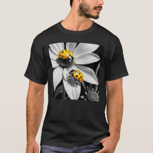 T-shirt Le scarabée jaune sur la fleur blanche noire