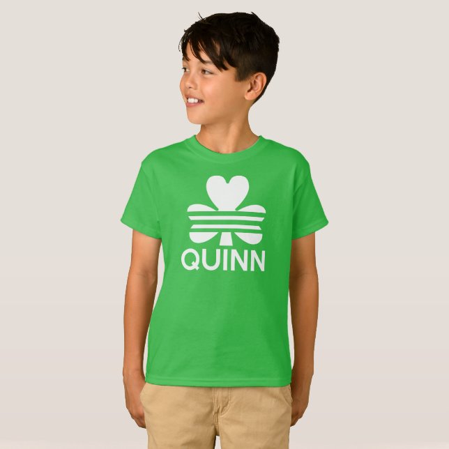 T-shirt Le shamrock Quinn est prêt pour le jour de St (Devant entier)