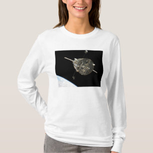 T-shirt Le télescope spatial de Hubble en orbite au-dessu