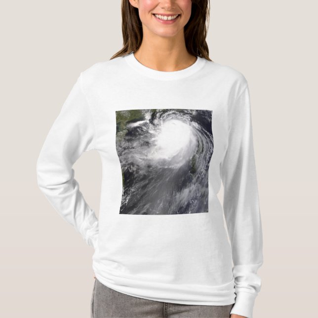 T-shirt Le typhon Nuri approche de la Chine (Devant)