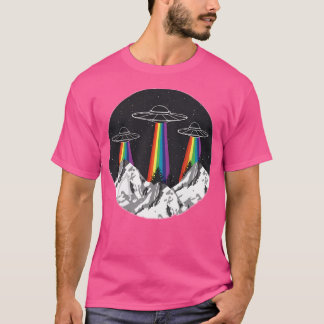 T-shirt Le vaisseau spatial Alien Rainbow Mountains