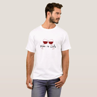 T-shirt Le vin est pièce en t d'habillement de vin du