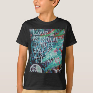 T-shirt Lennon Wall, l'amour est comme un graffiti d'astro