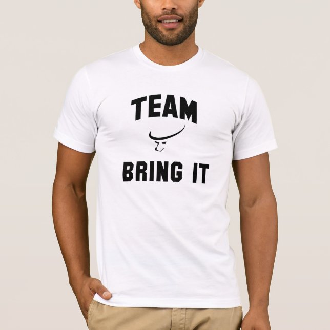 T-shirt L'équipe des hommes lui apportent la chemise (Devant)