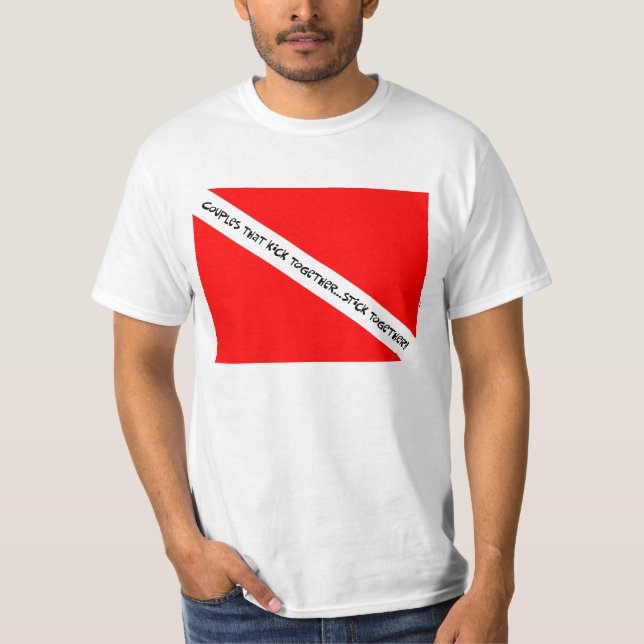 T-shirt Les couples de scaphandre donnent un coup de pied (Devant)