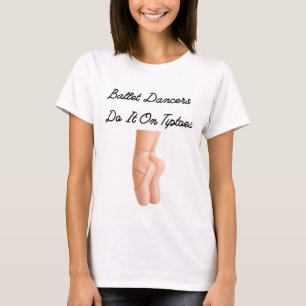 T-shirt Les danseurs de ballet le font sur la pointe des p