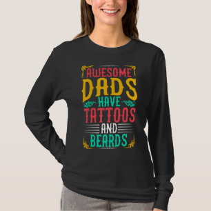 T-shirt Les Draps Étonnants Ont Des Tatouages Et Des Oreil