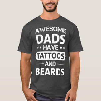 T-shirt Les Draps Étonnants Ont Des Tatouages Et Des Oreil
