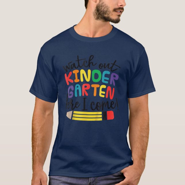 T-shirt Les Enfants Veillent À La Maternelle Ici Je Viens  (Devant)