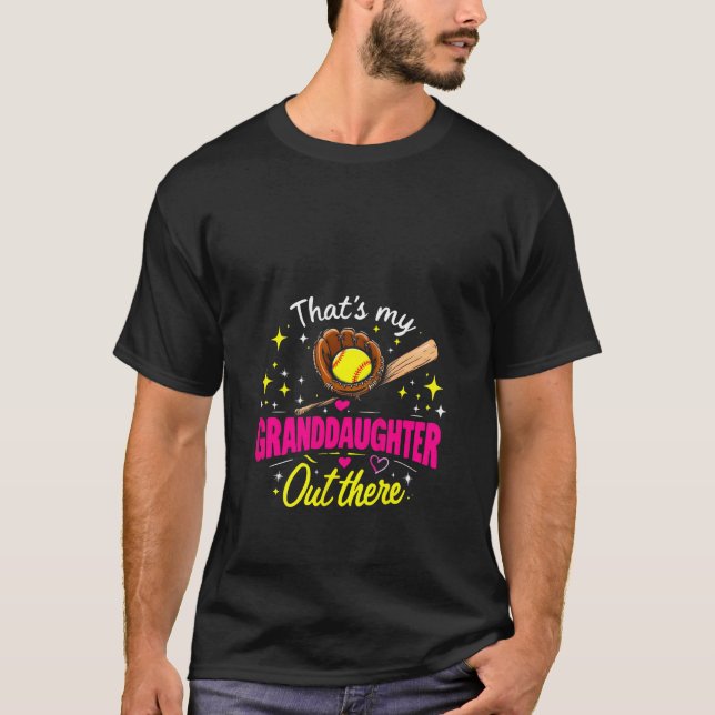 T-shirt Les femmes c'est ma petite-fille là-bas softball (Devant)