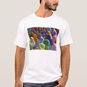 T-shirt Les femmes dans les saris colorés se rassemblent