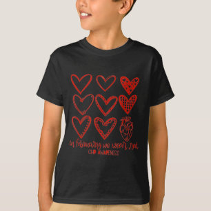 T-shirt Les femmes en février nous portons du rouge Maladi