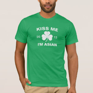T-shirt Les hommes personnalisables m'embrassent que je