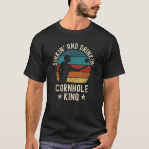 T-shirt Les Hommes Qui S'Enfoncent Et Boivent Des Cornhole