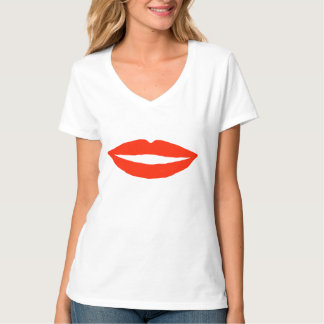 T-shirt Les lèvres rouges le gardent simple doux