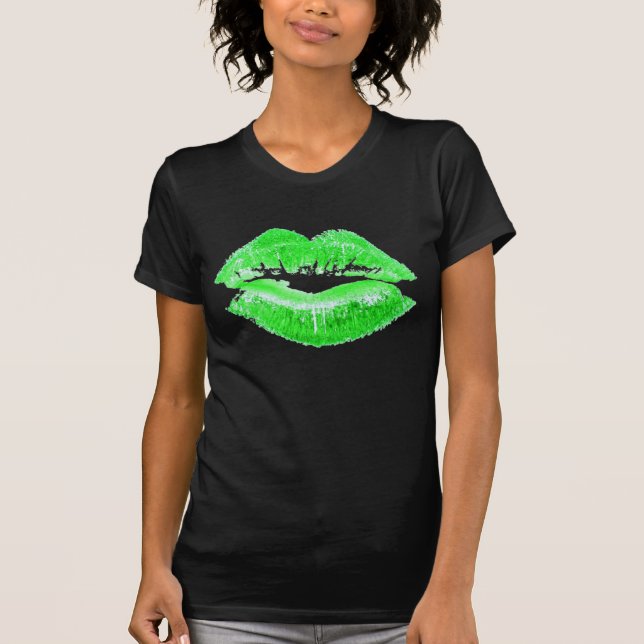 T-shirt Les lèvres vertes m'embrassent que je suis chemise (Devant)