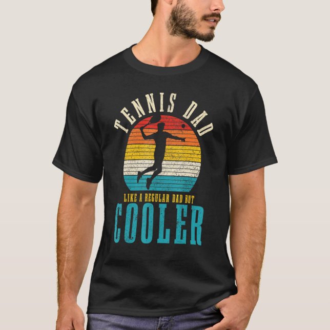 T-shirt Les Mens Tennis Papa Comme Un Papa Régulier Mais G (Devant)