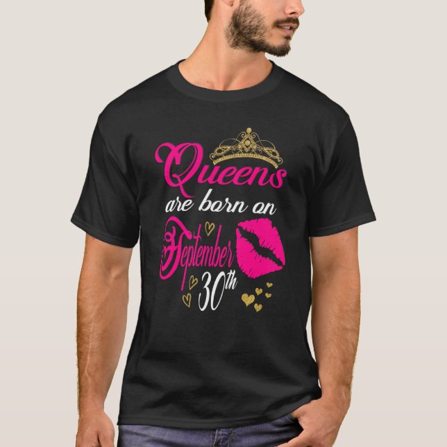 T-shirt Les Reines D'Impression De Lèvres Roses Sont Nées  (Devant)