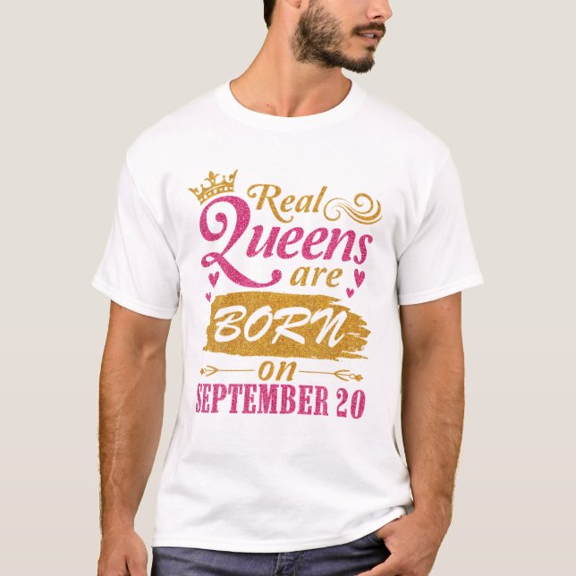 T-shirt Les Reines Réelles Sont Nées Sur (Devant)