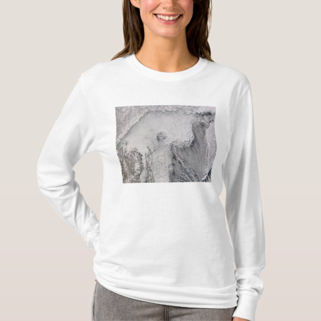 T-shirt Les rues glacées et nuageuses dans la mer d'Okhots (Devant)