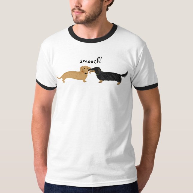 T-shirt Les teckels mignons se bécotent l'amour de chiens (Devant)