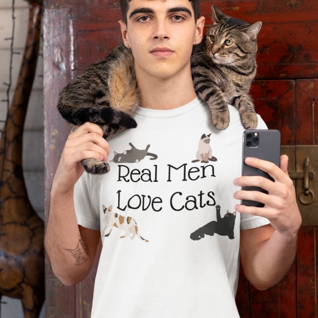 T-shirt Les vrais hommes aiment les chats (Créateur téléchargé)