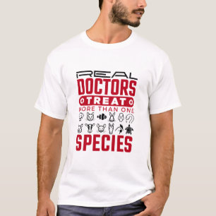 T-shirt Les vrais médecins vétérinaires traitent plus d