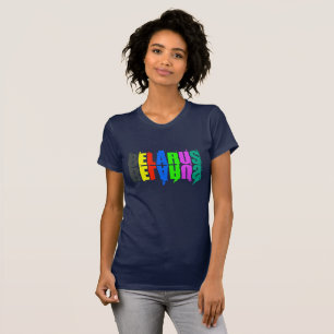 T-shirt Lettres joyeuses colorées de Biélorussie