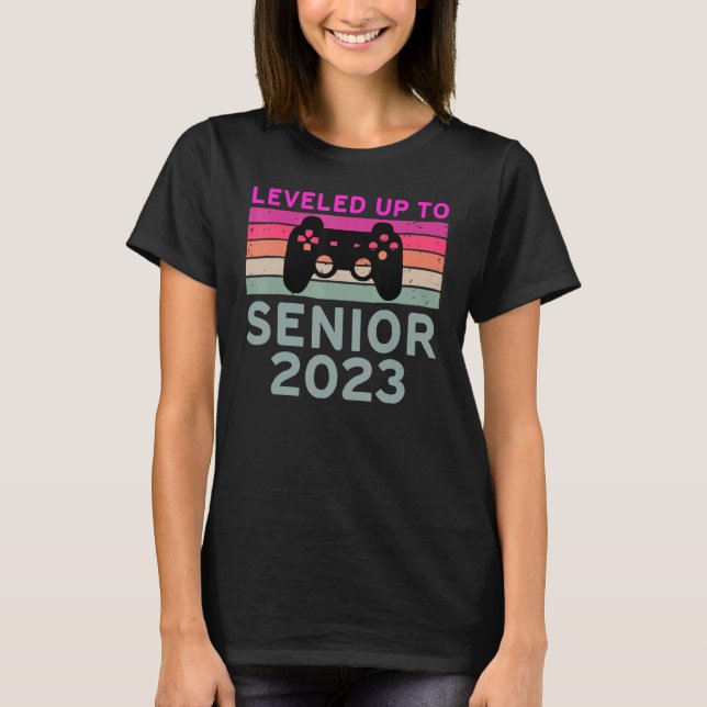 T-shirt Leveled To Up Senior 2023   Graduation 2023 (Devant)