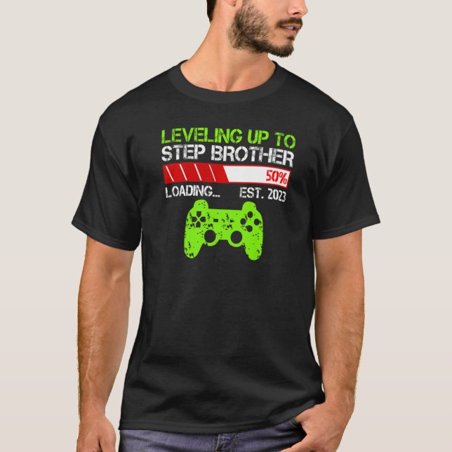 T-shirt Leveling Up To Step Brother Est 2023 Nouveau Frère (Devant)