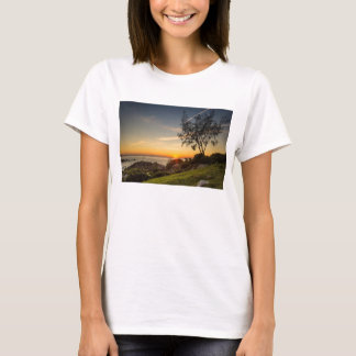T-shirt Lever de soleil sur la plage Armação, Brésil