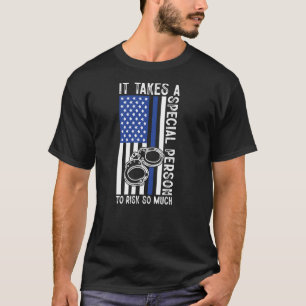 T-shirt Ligne Bleue Une Personne Spéciale Qui Risque Tant 