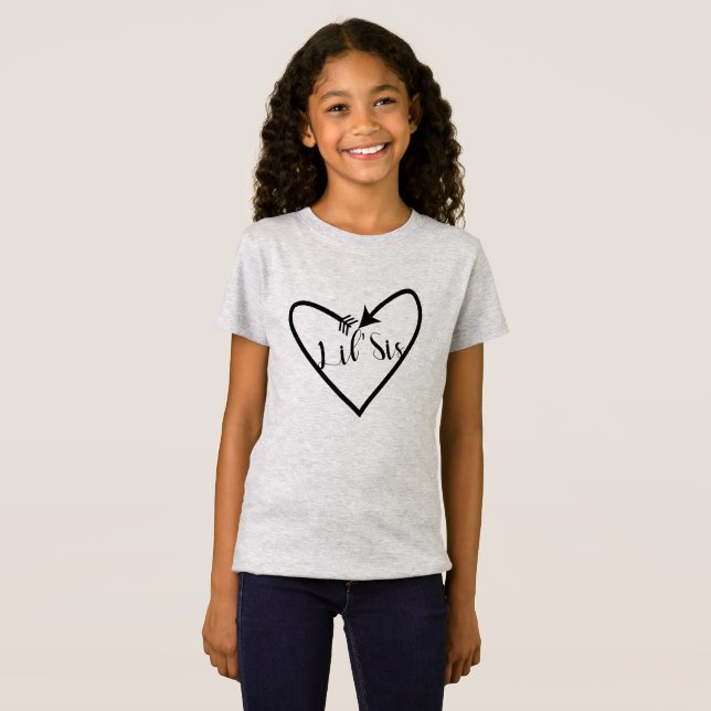 T-Shirt Lil' Sis Soeur Enfants Script Flèche Coeur Boho (Devant entier)