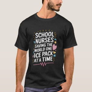 T-shirt L'infirmerie scolaire sauve le monde un sachet de