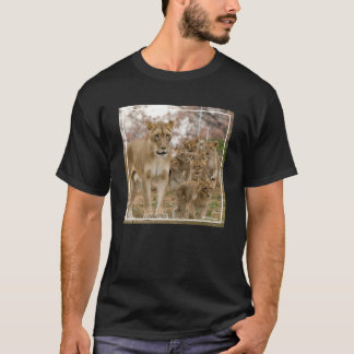 T-shirt Lion CUB africain avec la mère