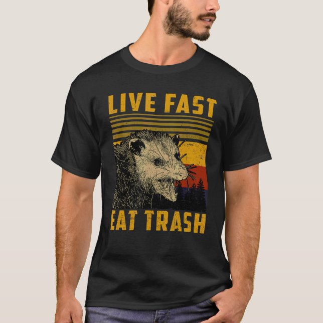 T-shirt Live Fast Eat Trash Raccoon Camping Ou Randonnée (Devant)