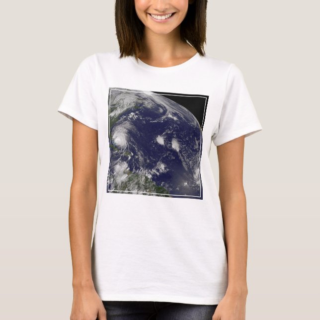 T-shirt L'Ouragan Irene Traverse Les Bahamas. (Devant)