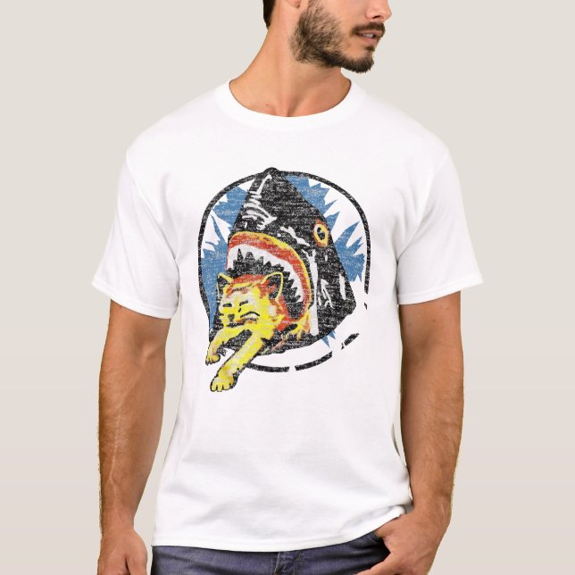T-shirt Louveur de requins | Le Requin Mange Un Chat (Devant)
