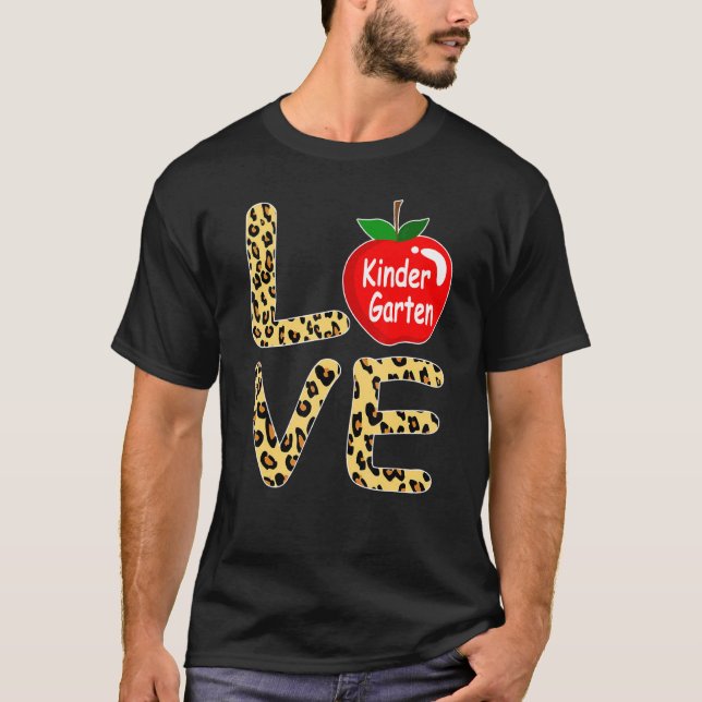 T-shirt Love Kindergarten Leopard Retour À L'École Kinder  (Devant)