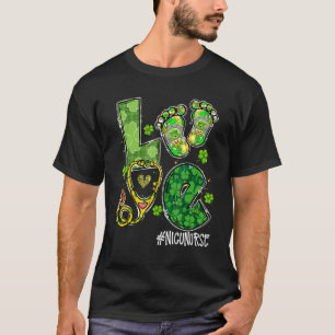 T-shirt Love Nicu Nurse Life Shamrock mignonne Pieds bébé 
