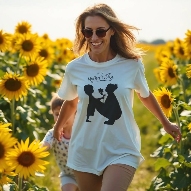 T-shirt "Love Shadows - Heart’s Mother’s Day Art" (Créateur téléchargé)