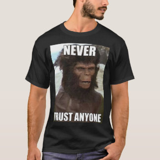 T-shirt Lucias Ne Faites Jamais Confiance à Person