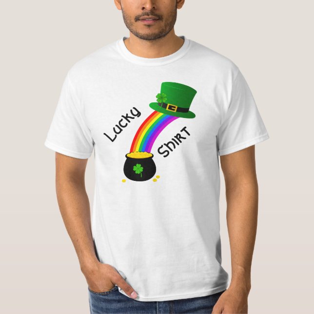 T-shirt Lucky Shirt with rainbow and pot of gold. (Devant)